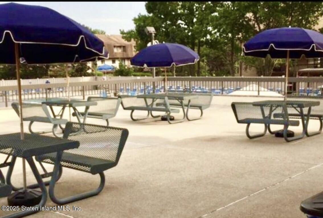 49 Devon Loop Staten Island, NY 10314 - Photo 16 of 19 IMG_2824 (1)
