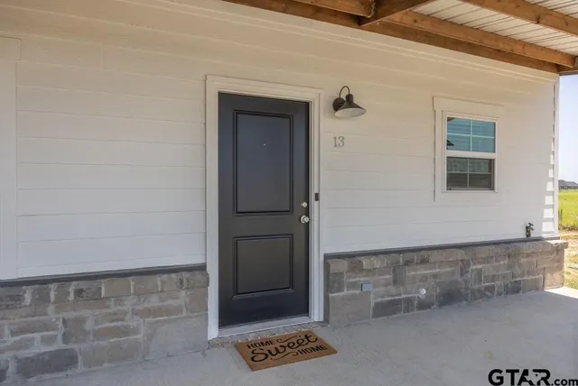 $1,470 | 16374 County Road 4100, Unit 1, Lindale, TX 75771