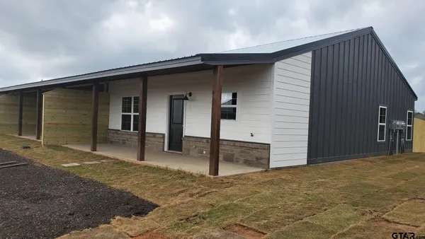 $1,470 | 16374 County Road 4100, Unit 1, Lindale, TX 75771