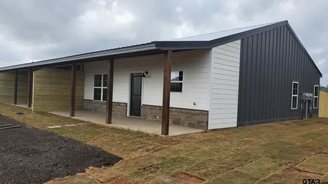 $1,470 | 16374 County Road 4100, Unit 1, Lindale, TX 75771