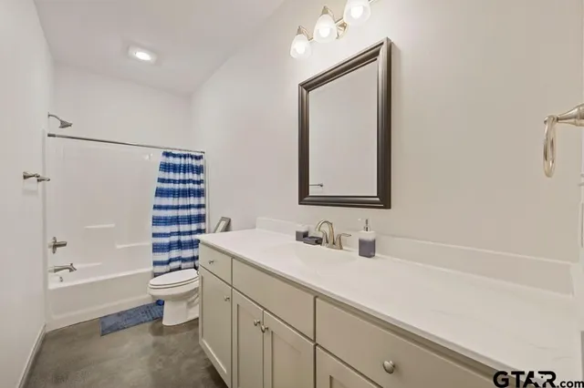 $1,470 | 16374 County Road 4100, Unit 1, Lindale, TX 75771