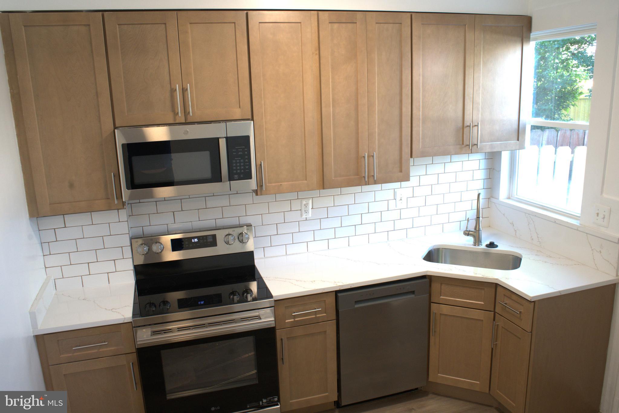 117 South Wickham Road Baltimore, MD 21229 - Photo 27 of 121 Kitchen6