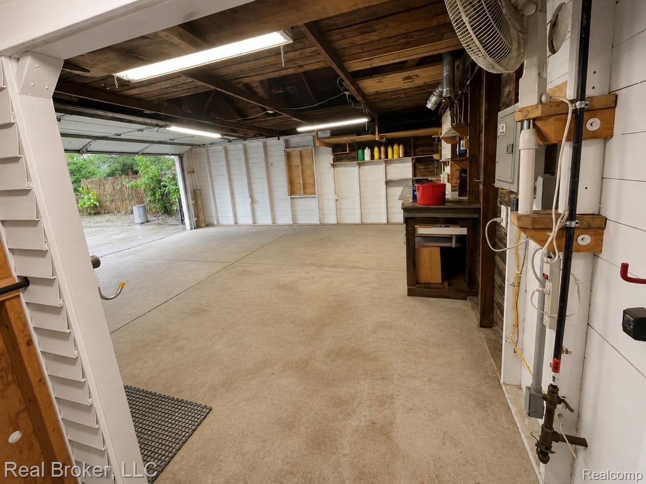 603 Vernier Road Grosse Pointe, MI 48236 - Photo 29 of 33 View of garage