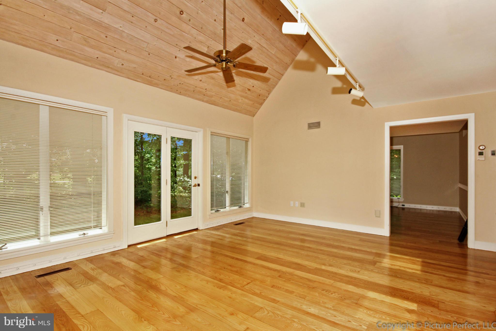 10512 Coppermine Road Woodsboro, MD 21798 - Photo 14 of 30 great room