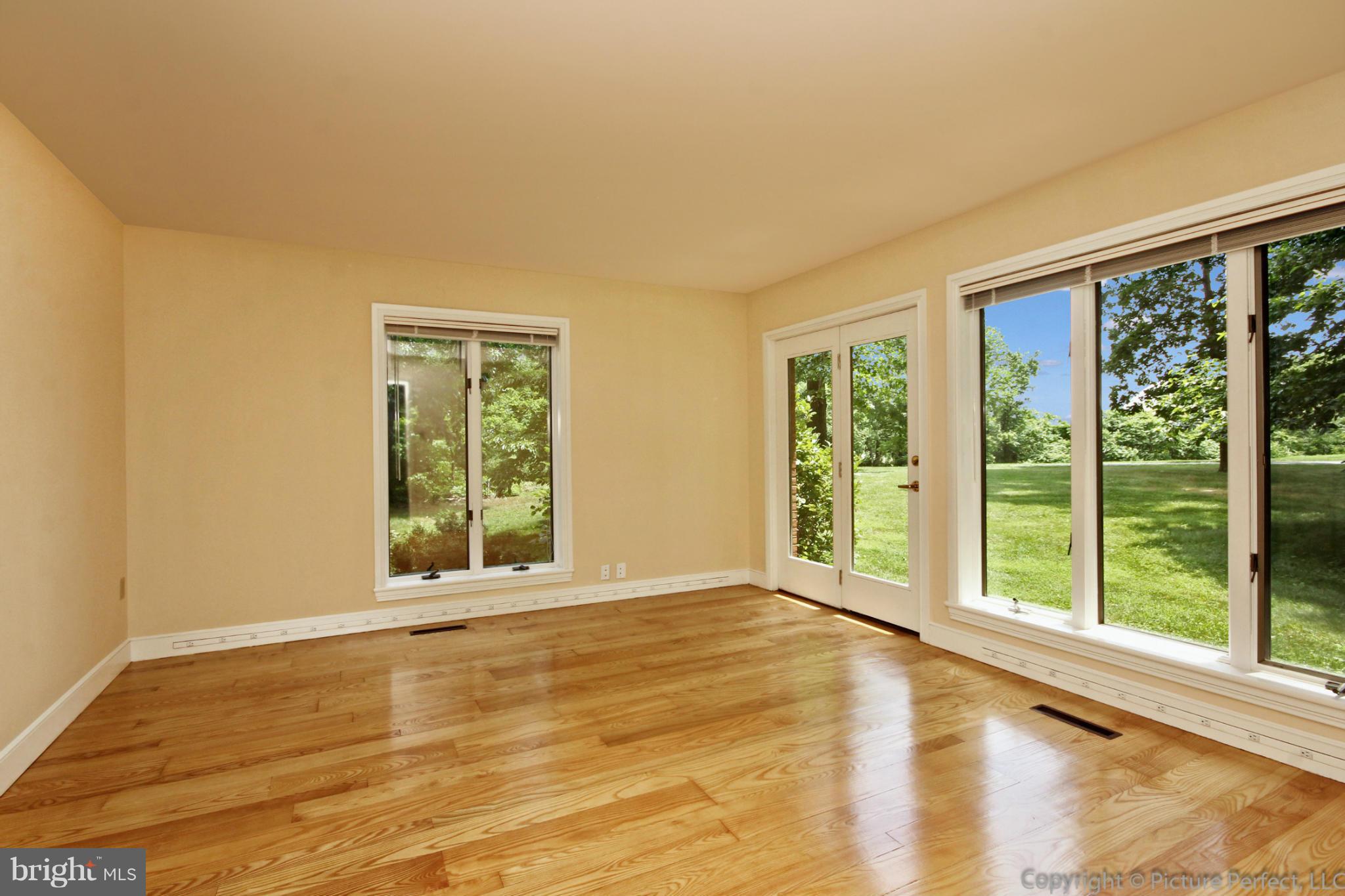 10512 Coppermine Road Woodsboro, MD 21798 - Photo 20 of 30 1st floor guest/master bedroom