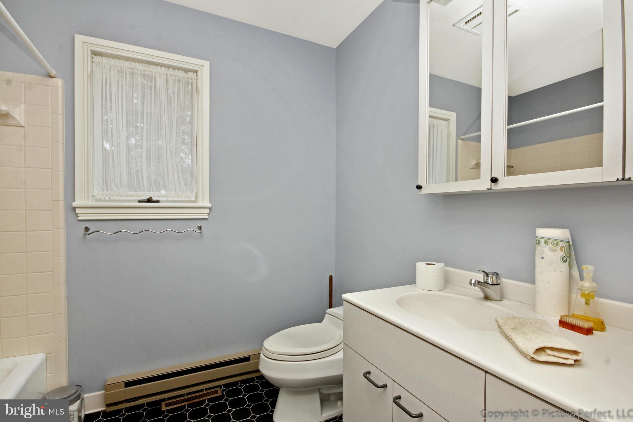 10512 Coppermine Road Woodsboro, MD 21798 - Photo 21 of 30 Bath
