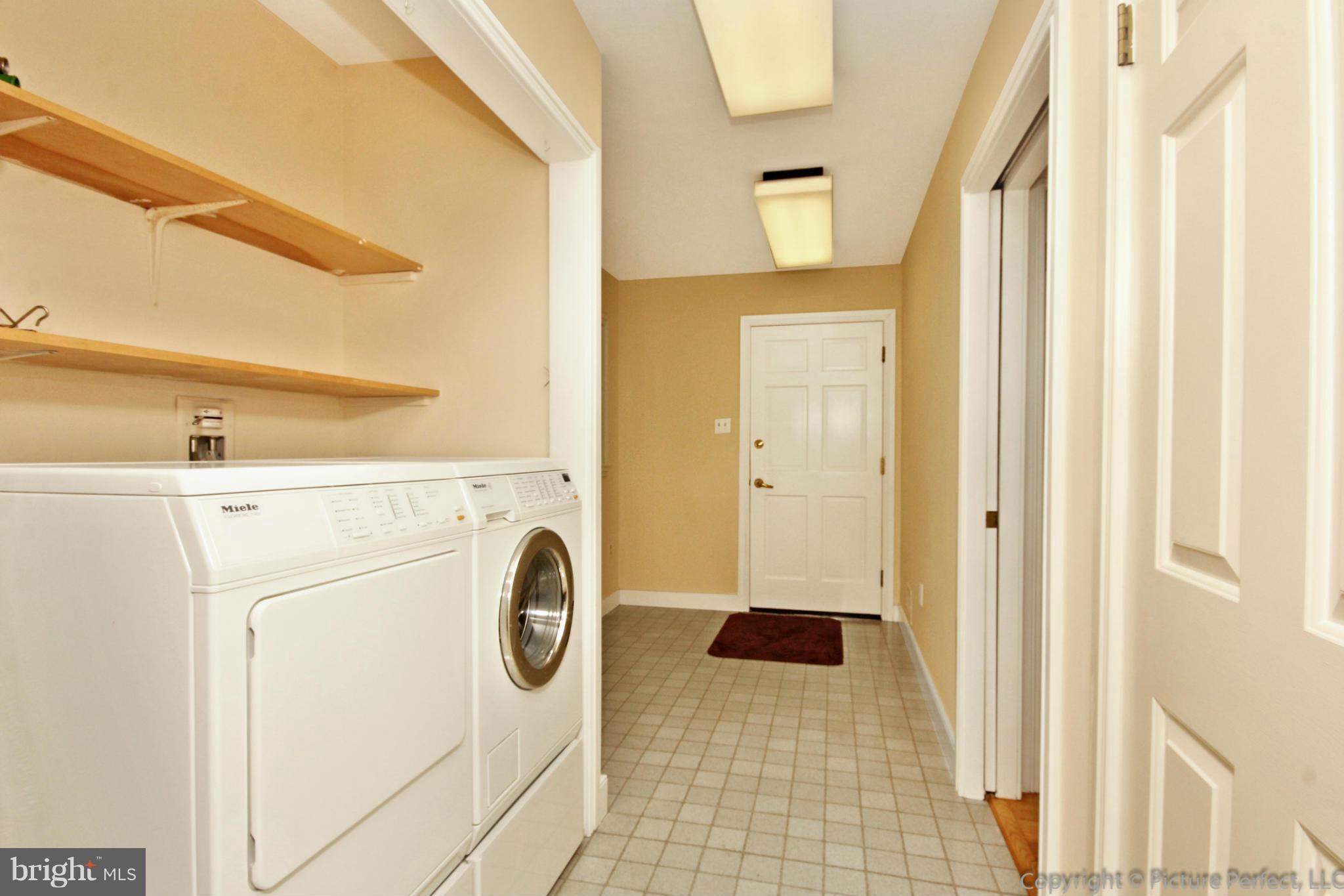 10512 Coppermine Road Woodsboro, MD 21798 - Photo 23 of 30 laundry/mud room