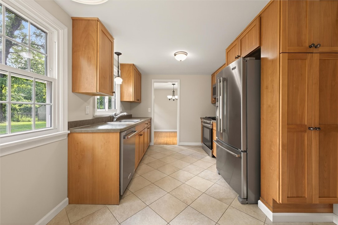 120 Benedict Road Perinton, NY 14534 - Photo 12 of 34