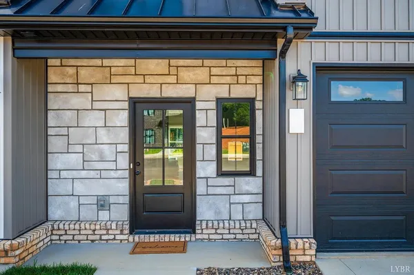 a view of entrance door of the house