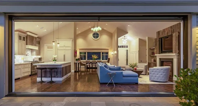 $6,998,000 | 110 Bear Gulch Drive, Portola Valley, CA 94028