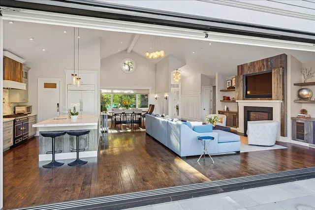 $6,998,000 | 110 Bear Gulch Drive, Portola Valley, CA 94028