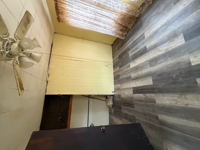 a view of walk in closet