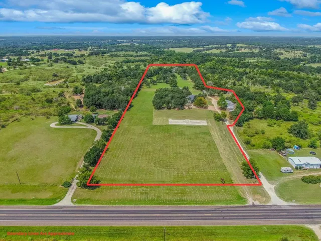 $650,000 | 6899 East E Highway, Milano, TX 76556