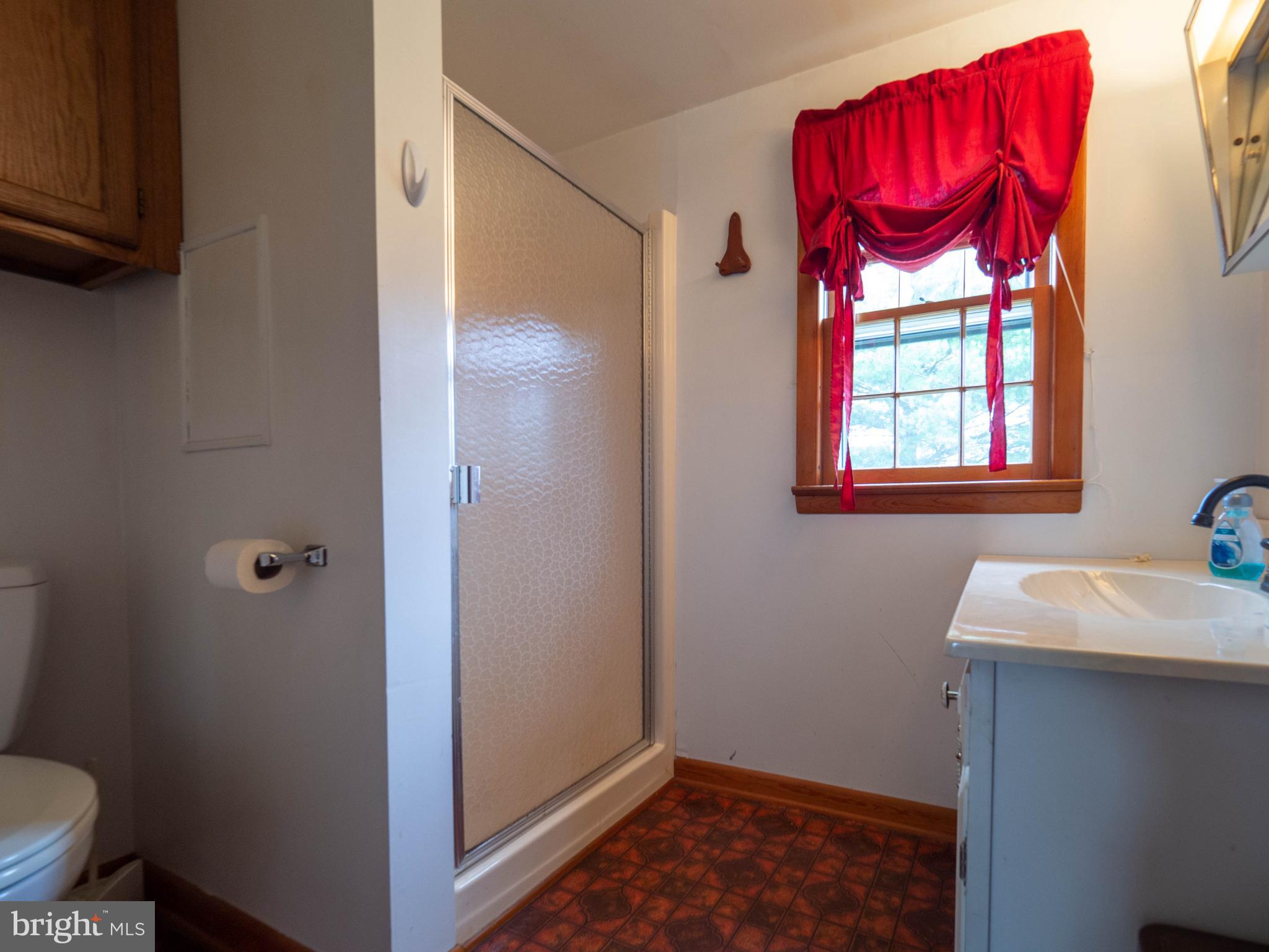 313 Madison Street Culpeper, VA 22701 - Photo 16 of 19 Bathroom 2