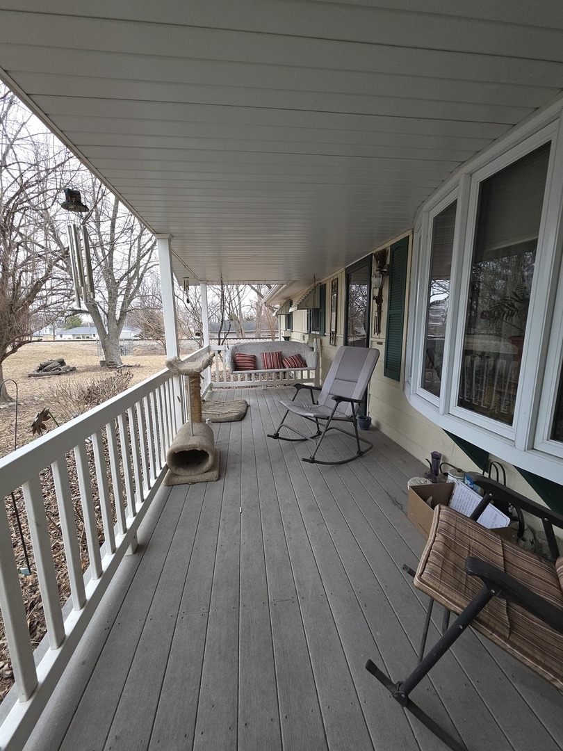 503 North Walnut Street Delavan, IL 61734 - Photo 5 of 32 a view of a patio with wooden floor