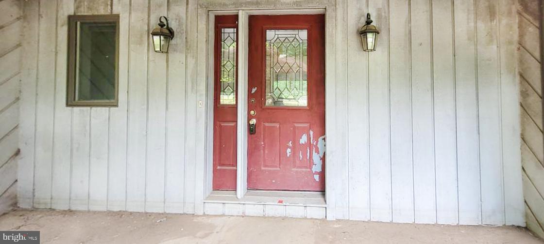533 Pugh Road Wayne, PA 19087 - Photo 4 of 27 a view of a door