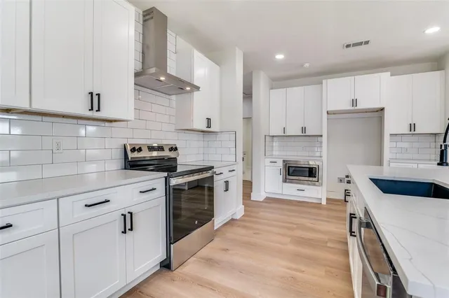 $2,695 | 718 Grandview Avenue, Dallas, TX 75223