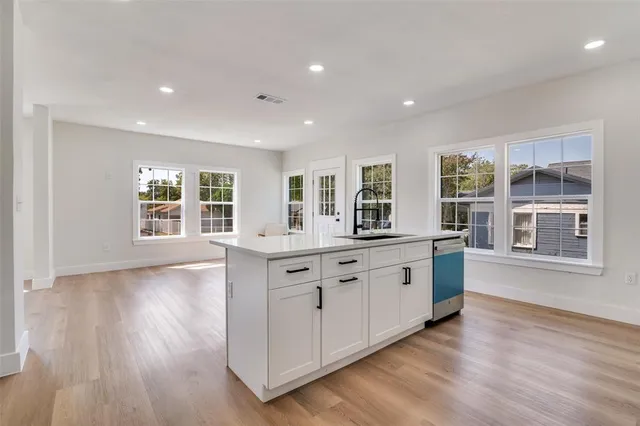 $2,695 | 718 Grandview Avenue, Dallas, TX 75223