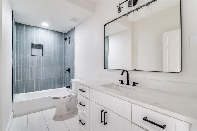 $2,695 | 718 Grandview Avenue, Dallas, TX 75223