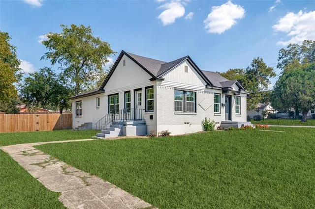 $2,695 | 718 Grandview Avenue, Dallas, TX 75223