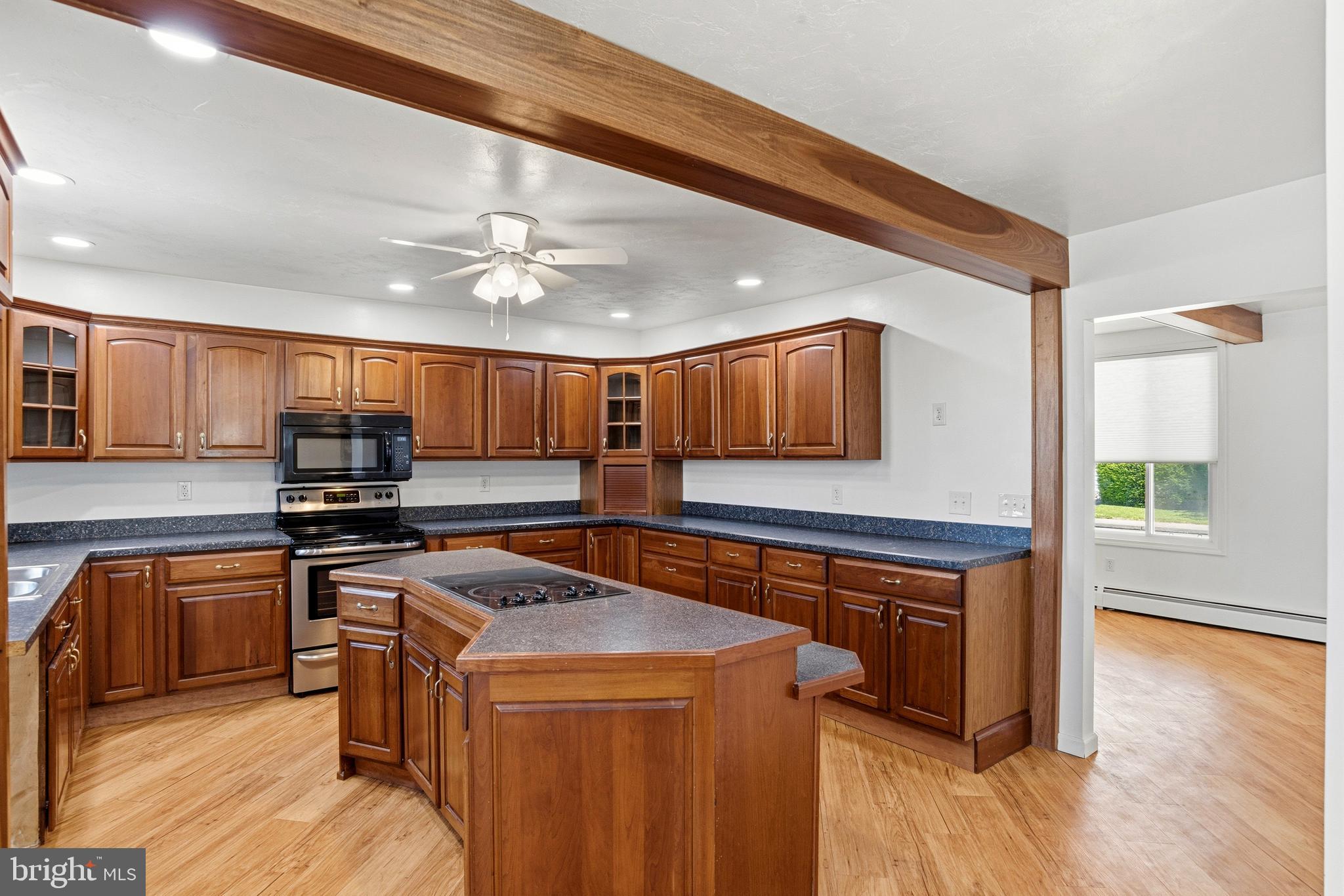 41 Center Street Hanover, PA 17331 - Photo 12 of 33