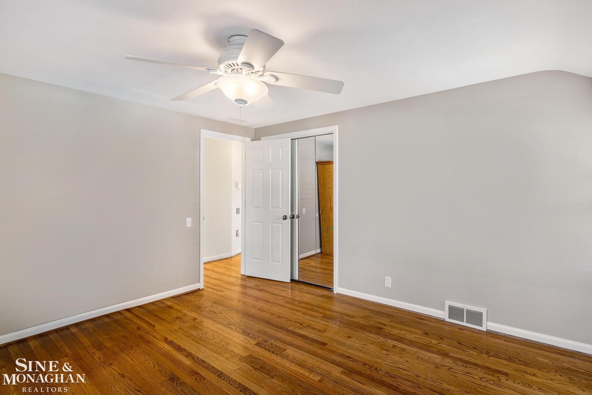 467 Moran Road Grosse Pointe, MI 48236 - Photo 24 of 32 50129247-ca1e051d-20df-4a4a-9009-8f9ba194f2ad.JPG