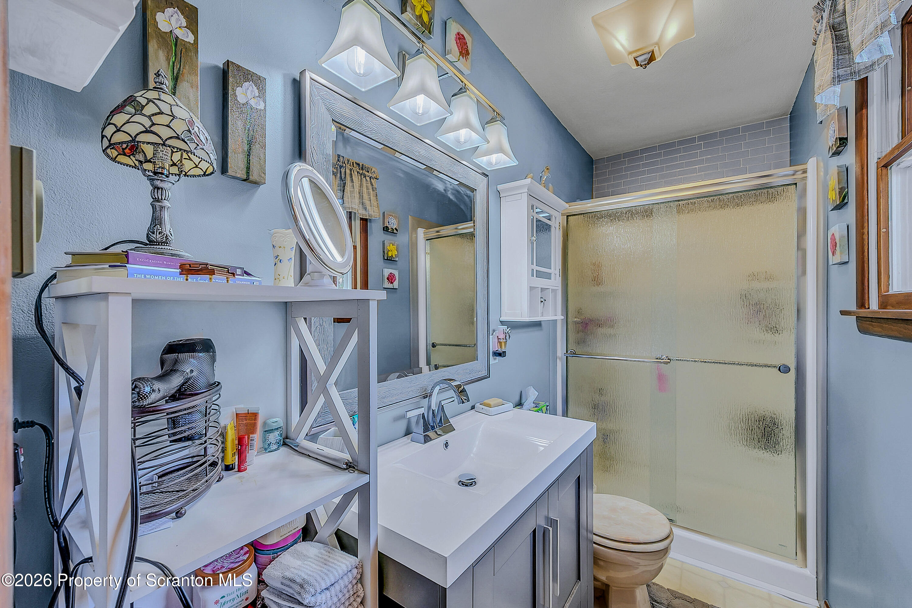 1735 Bulwer Street Scranton, PA 18504 - Photo 32 of 49 Primary Bathroom