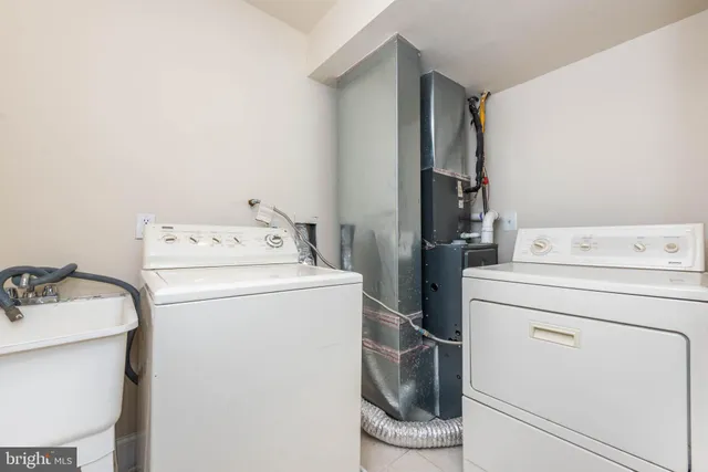 $2,900 | 2227 Bank Street, Baltimore, MD 21231