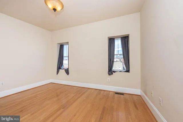 $2,900 | 2227 Bank Street, Baltimore, MD 21231