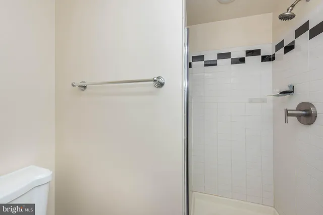 $2,900 | 2227 Bank Street, Baltimore, MD 21231