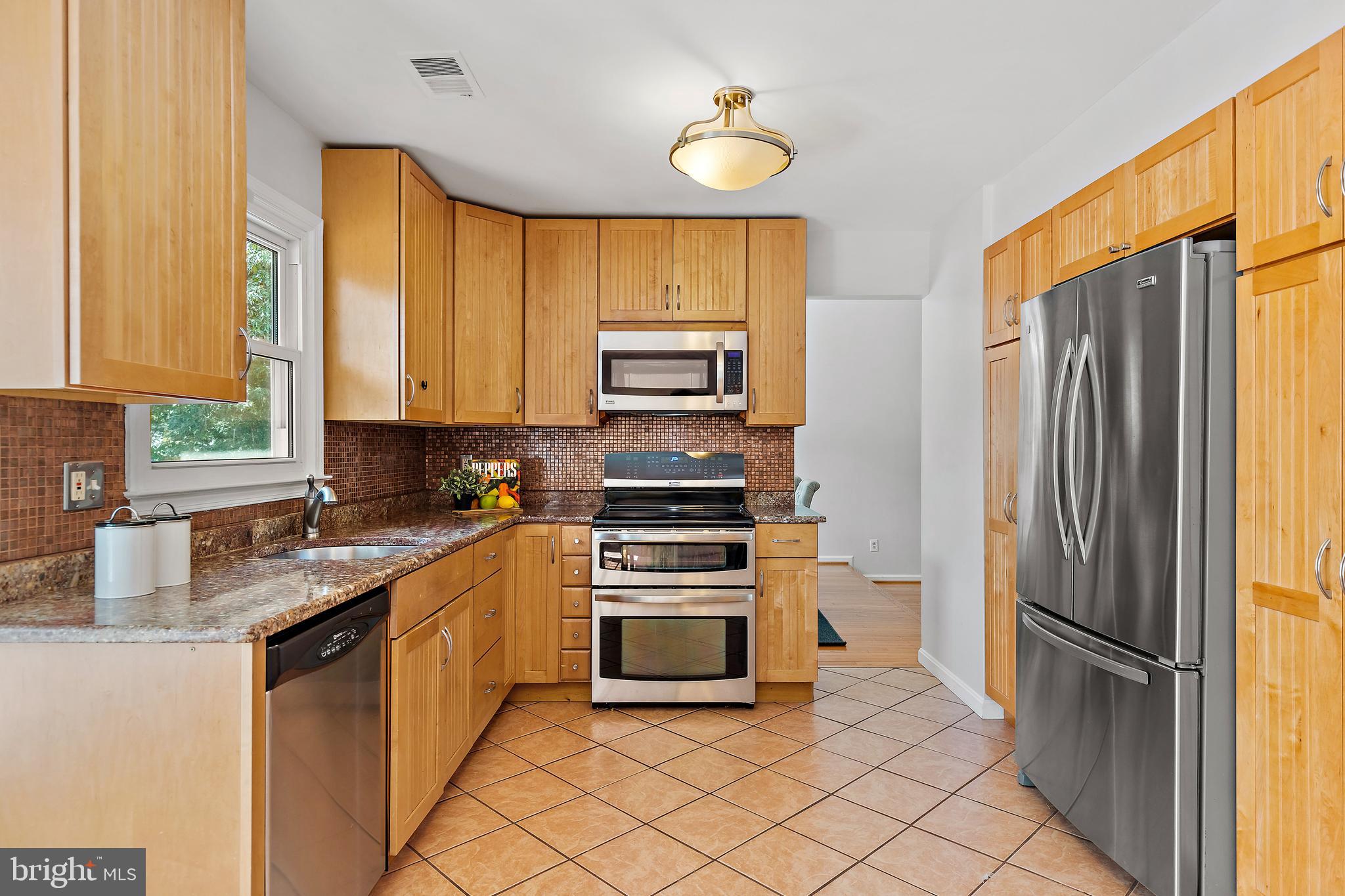 2001 Blue Ridge Court Herndon, VA 20170 - Photo 17 of 41