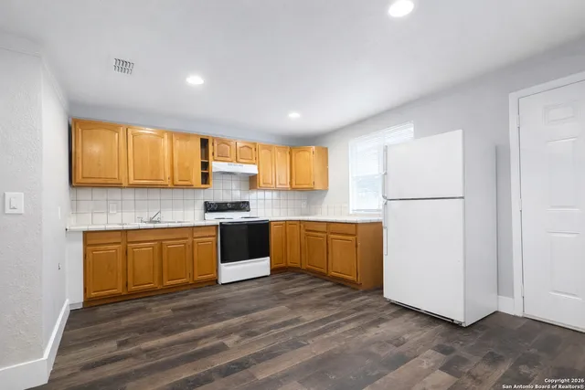 $850 | 116 Dolores Avenue, Unit 1, San Antonio, TX 78228
