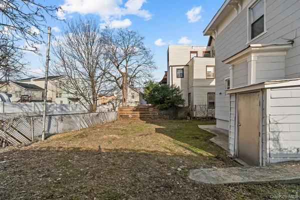 $3,800 | 11 Lafayette Place, Unit 1, Yonkers, NY 10701