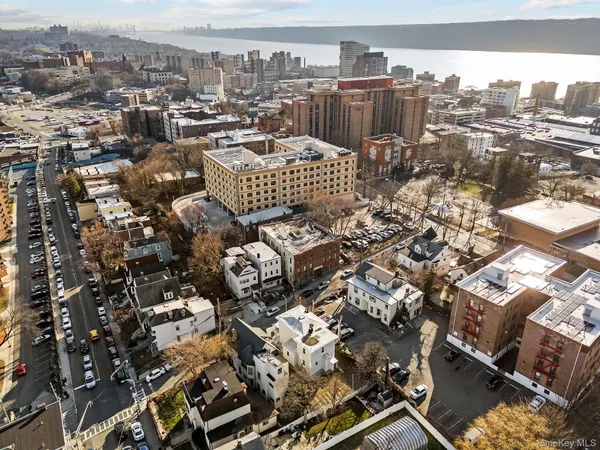 $3,800 | 11 Lafayette Place, Unit 1, Yonkers, NY 10701