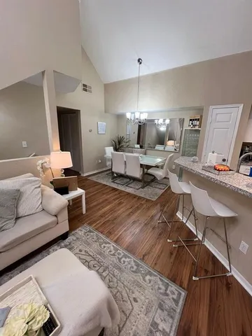 $1,600 | 6328 Raleigh Street, Unit 814, Orlando, FL 32835