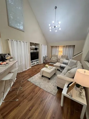 $1,600 | 6328 Raleigh Street, Unit 814, Orlando, FL 32835