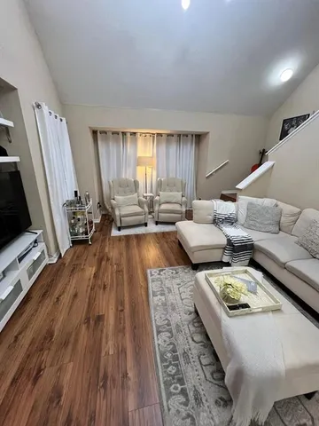 $1,600 | 6328 Raleigh Street, Unit 814, Orlando, FL 32835