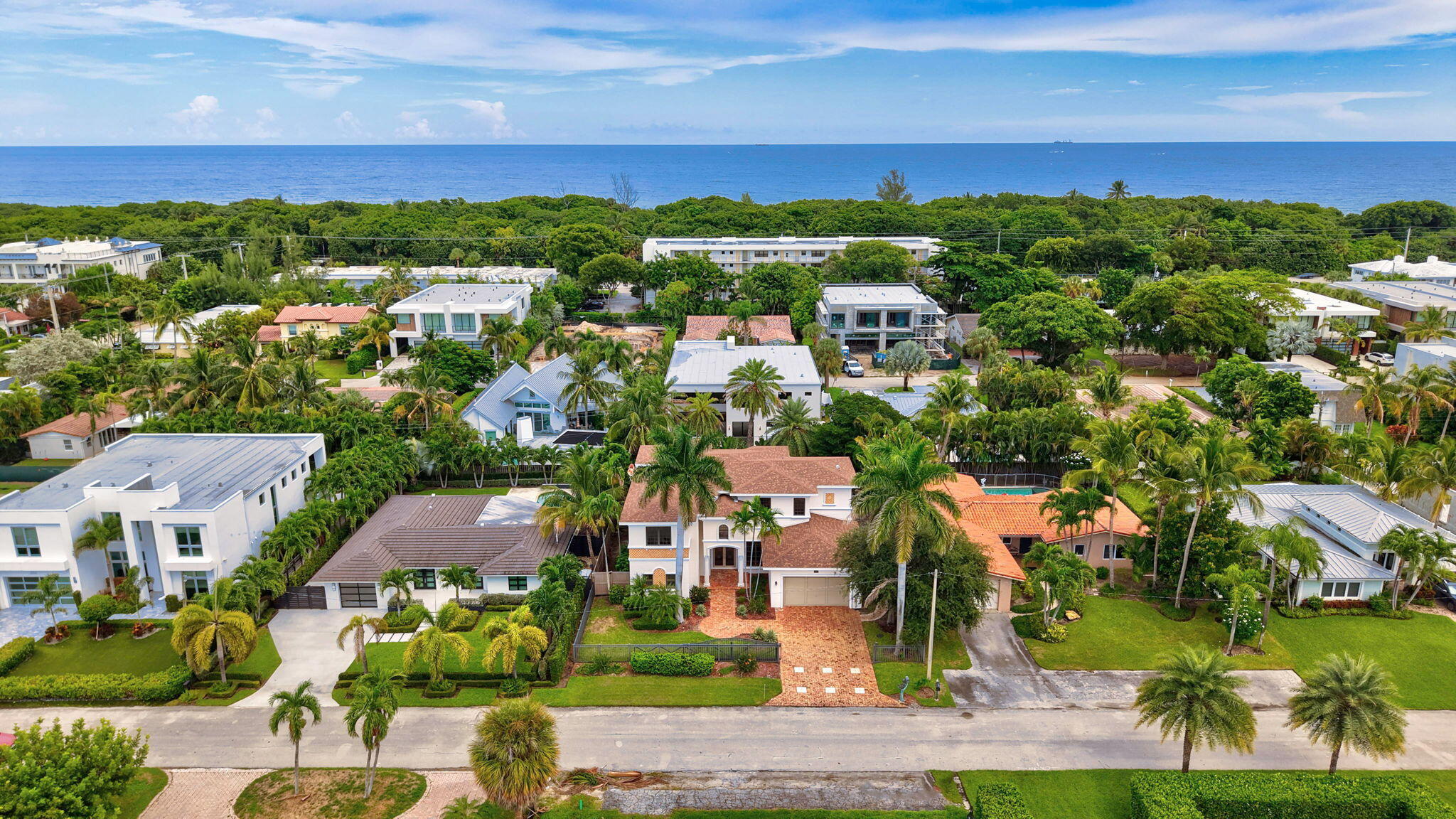 260 Northeast Wavecrest Court Boca Raton, FL 33432 - Photo 62 of 71 Aerial Front