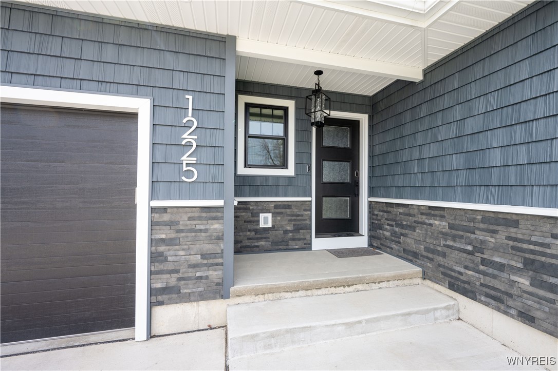 1225 Losson Road Cheektowaga, NY 14227 - Photo 4 of 47 Entry Hall.