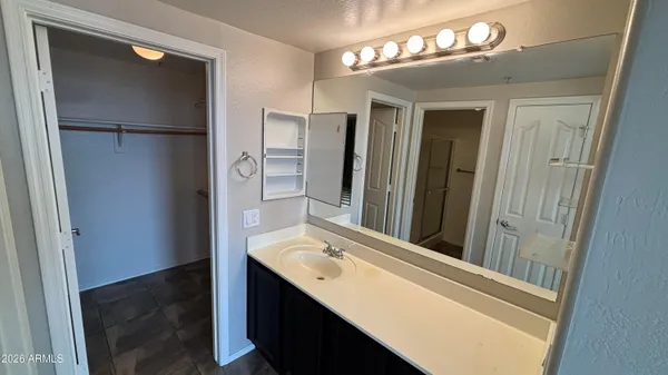 $1,895 | 3250 West Greenway Road, Unit 104, Phoenix, AZ 85053