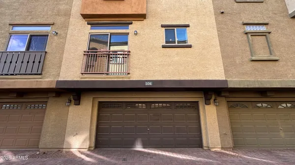 $1,895 | 3250 West Greenway Road, Unit 104, Phoenix, AZ 85053