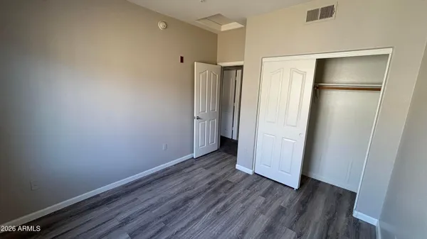 $1,895 | 3250 West Greenway Road, Unit 104, Phoenix, AZ 85053