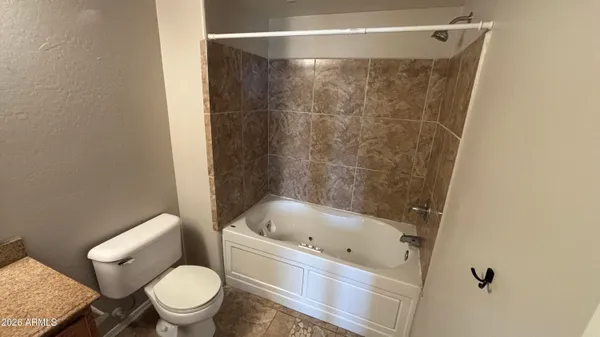 $1,895 | 3250 West Greenway Road, Unit 104, Phoenix, AZ 85053