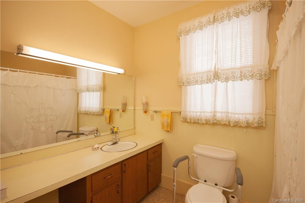 1431 Webster Road Sylva, NC 28779 - Photo 14 of 47 Gallery Image 14