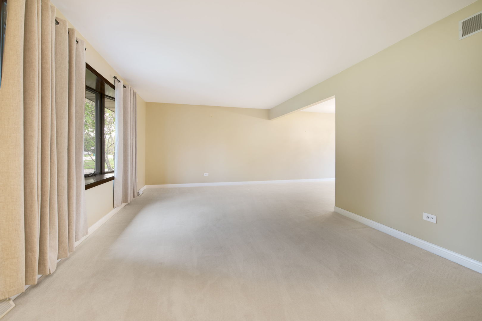 301 Greenfield Road Shorewood, IL 60404 - Photo 5 of 33 Gallery Image 5