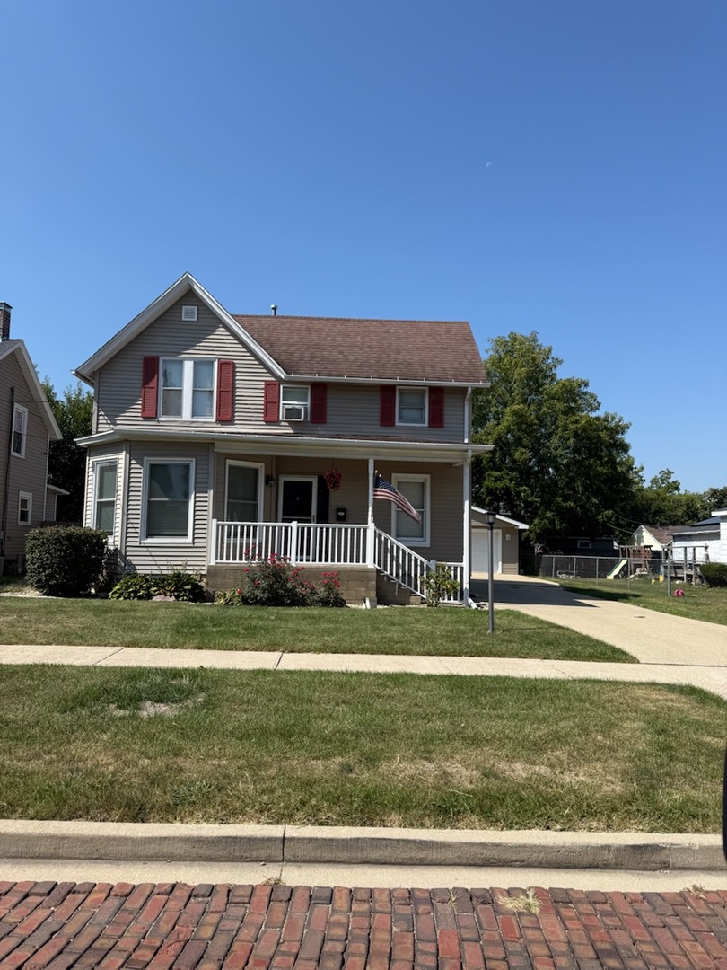 529 Christie Street Ottawa, IL 61350 - Photo 1 of 18
