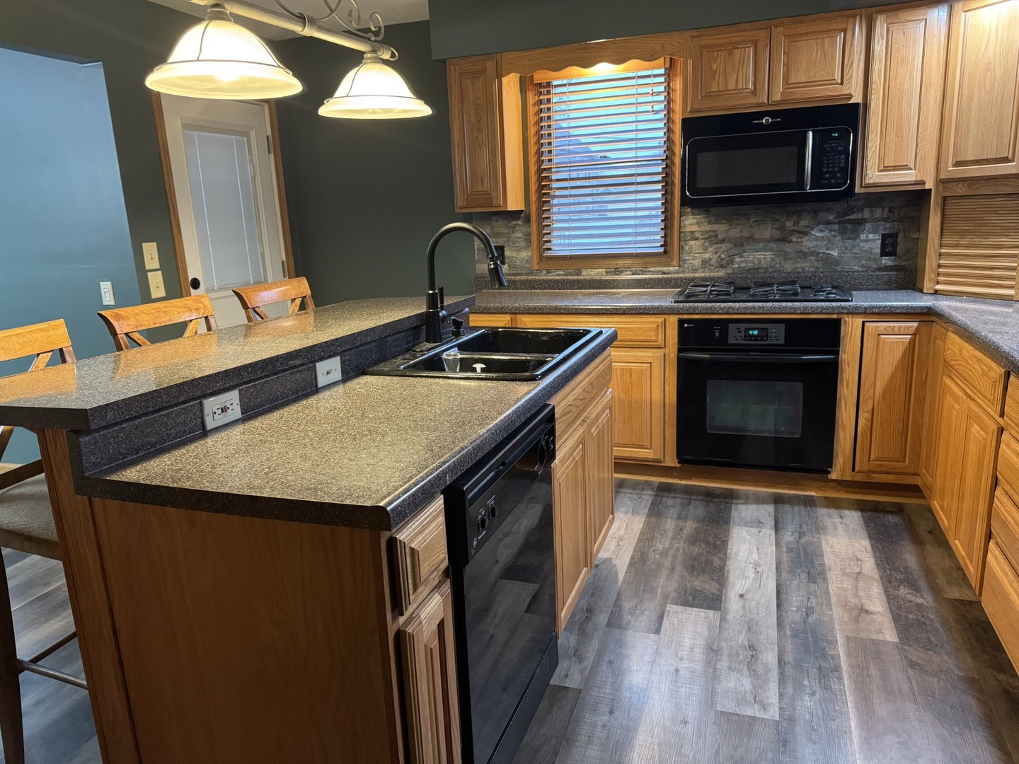 529 Christie Street Ottawa, IL 61350 - Photo 6 of 18