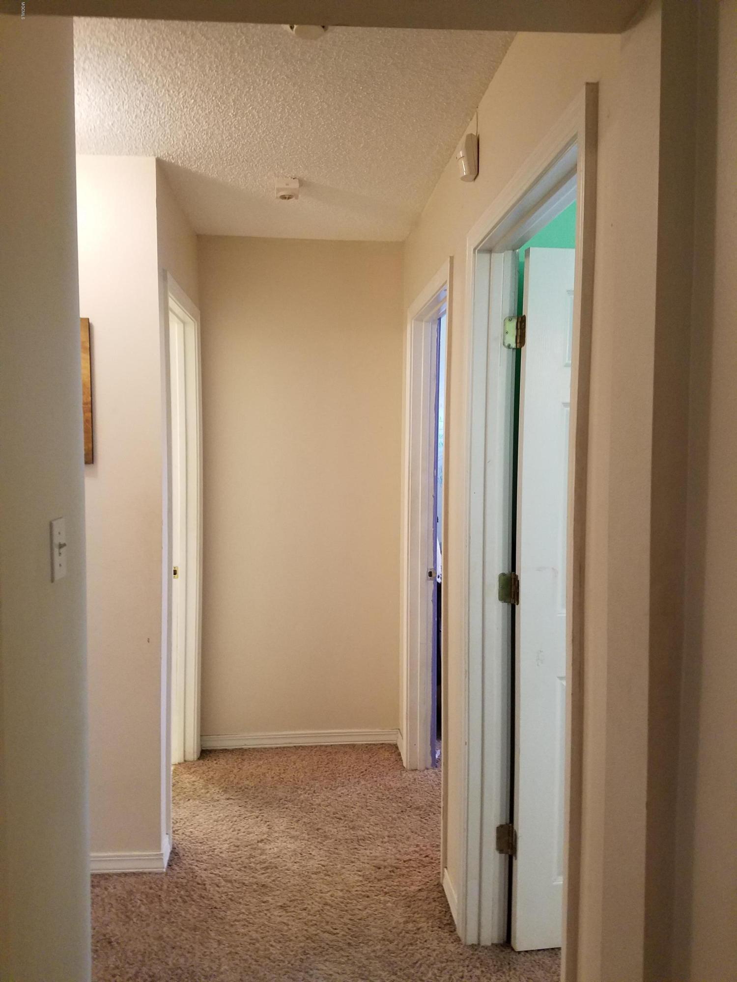 22241 Mayfield Road Gulfport, MS 39503 - Photo 14 of 46 Hallway