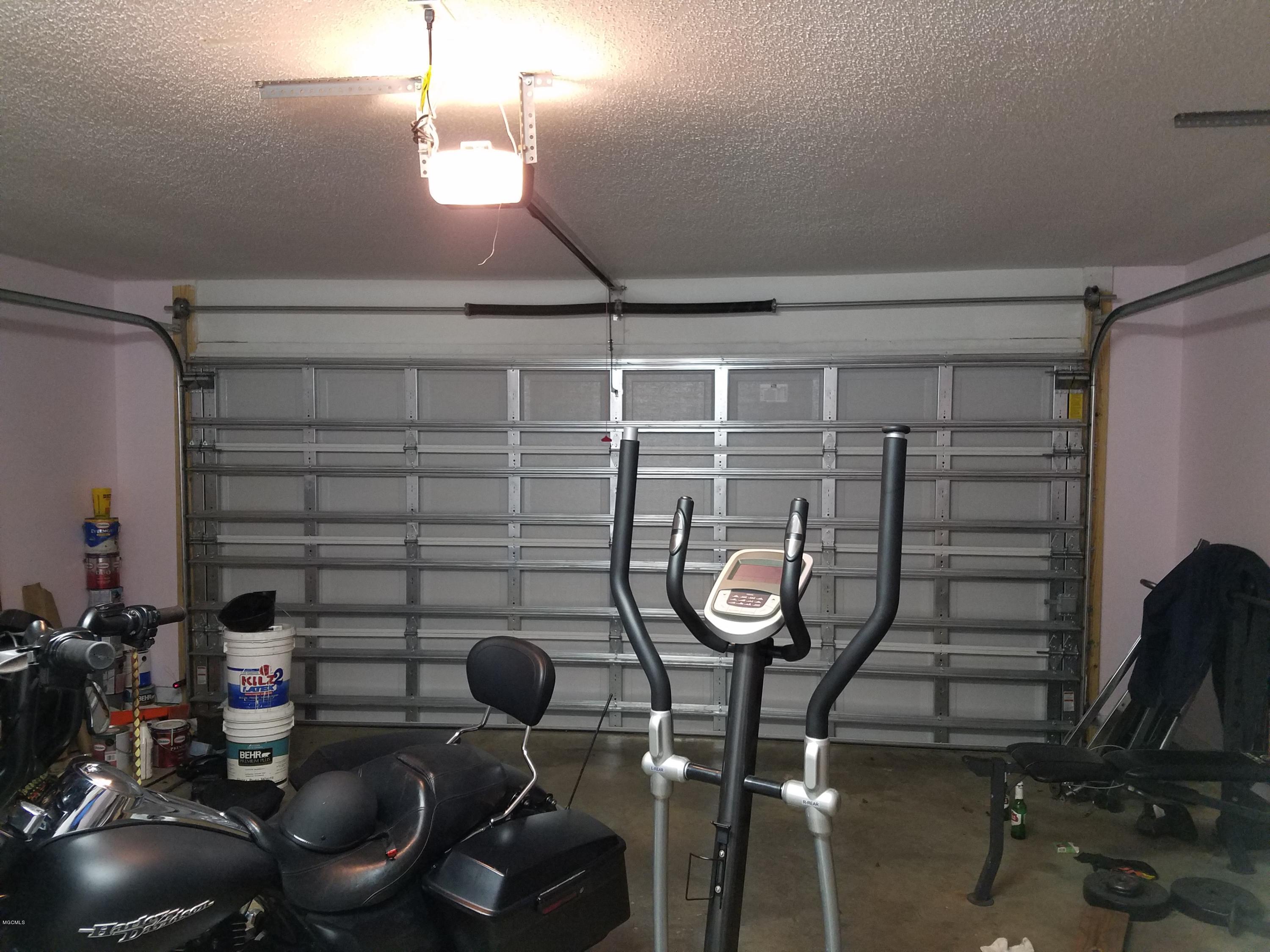 22241 Mayfield Road Gulfport, MS 39503 - Photo 30 of 46 Garage