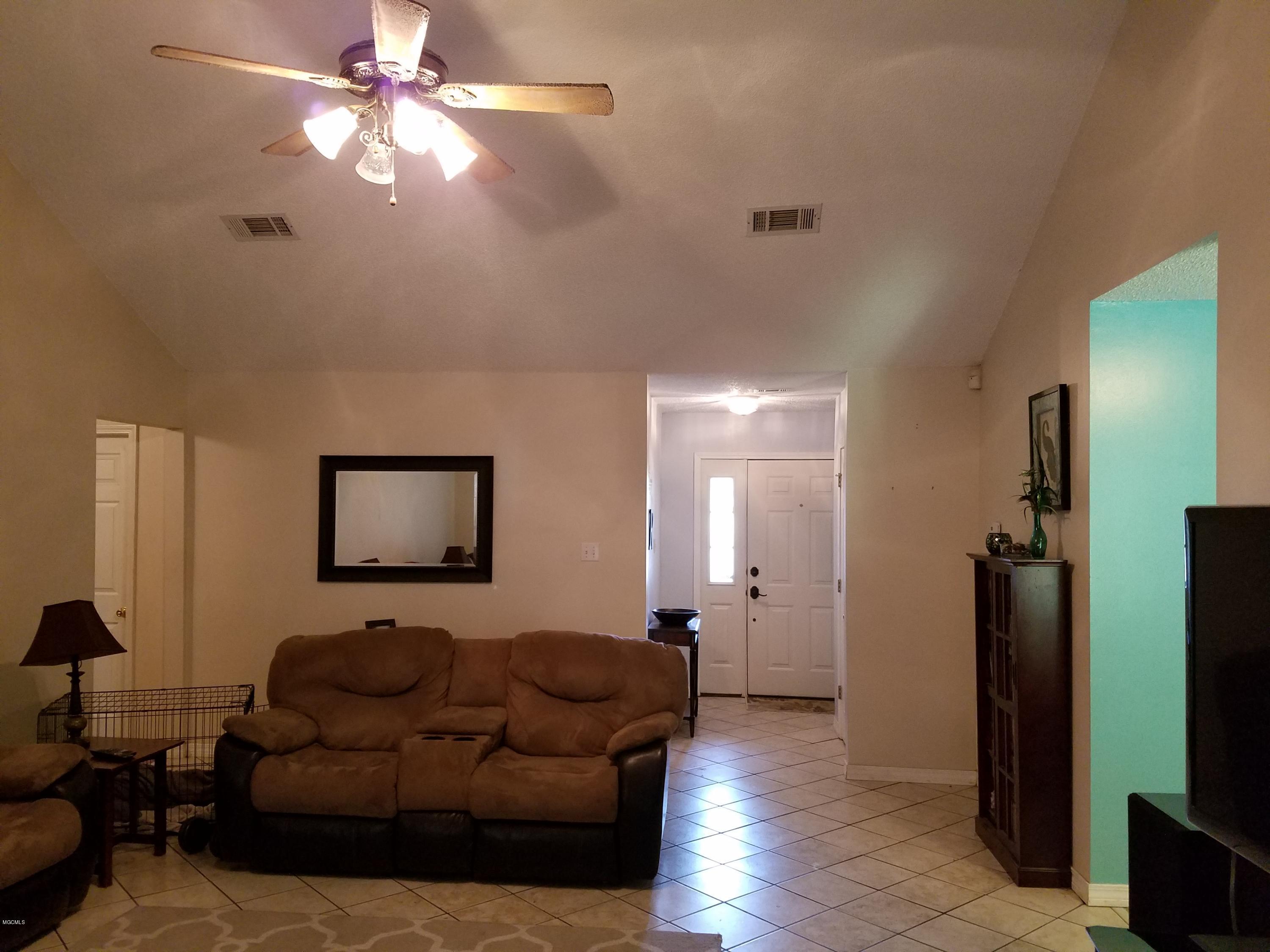 22241 Mayfield Road Gulfport, MS 39503 - Photo 5 of 46 Living Room
